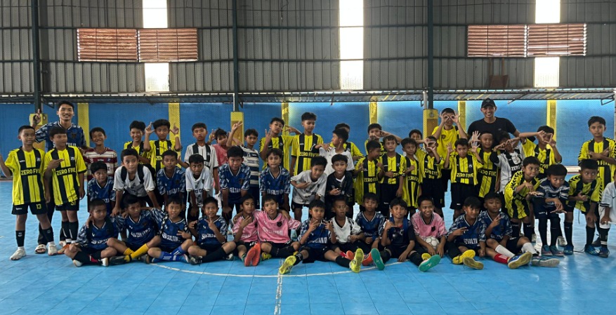 Futsal Jadi Ajang Silaturahmi: SD Sukabumi Selatan 01 dan SD Sukabumi Utara 05 Tunjukkan Permainan Fair Play