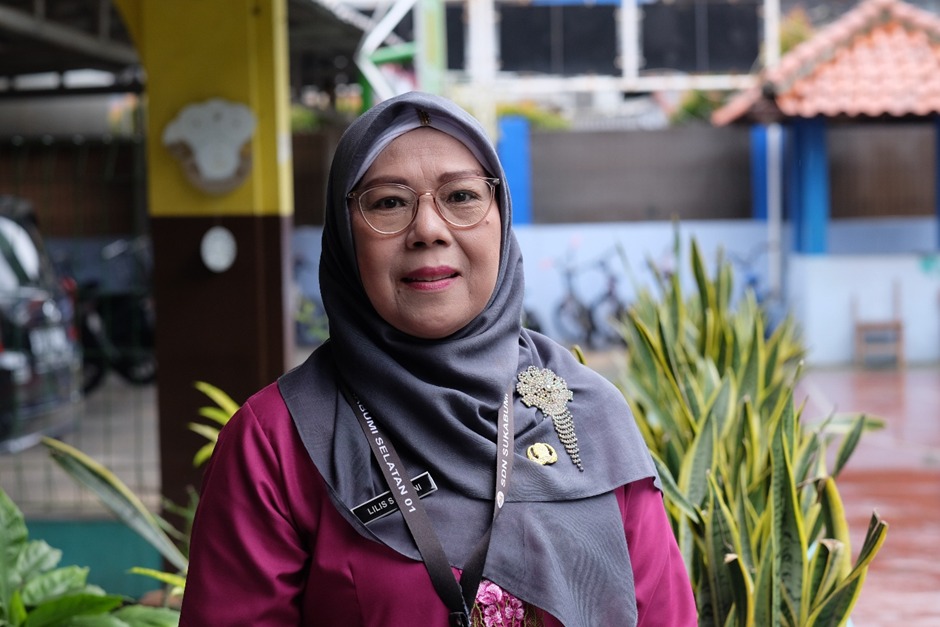 Lilis Suryani, S.Pd (Guru Kelas II)